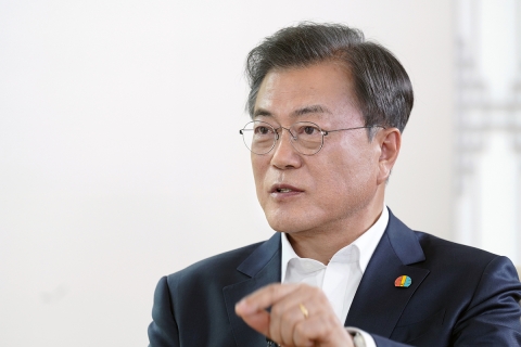 문 대통령 지지율 62.3％···부정평가는 32.6%