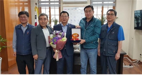 이광호 서울시의원, '택시 긴급생활지원비 예산 확보' 감사패 받아
