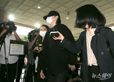 ‘장제원 아들’ 장용준 잇단 일탈···이번엔 무면허 사고에 경찰 폭행