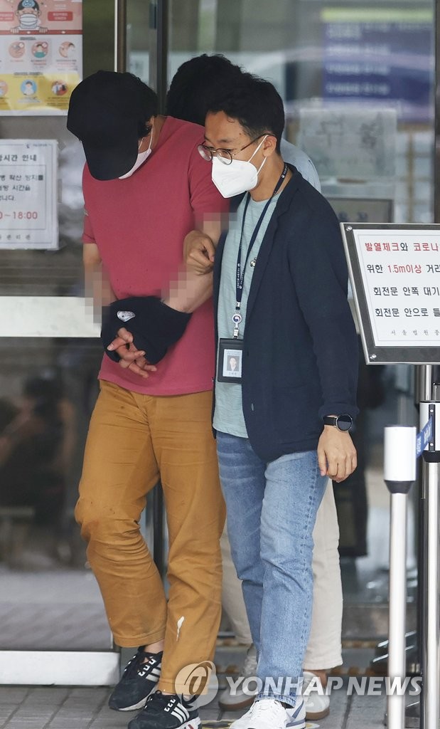 ‘서울역 묻지마 폭행범’ 30대男, 구속심사 출석···“욱해서 실수했다”