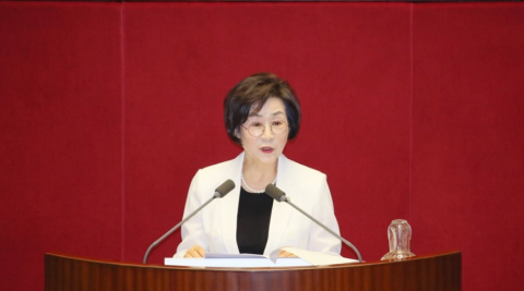 헌정사 첫 국회부의장 김상희 “뜻 깊은 이정표 세웠다”