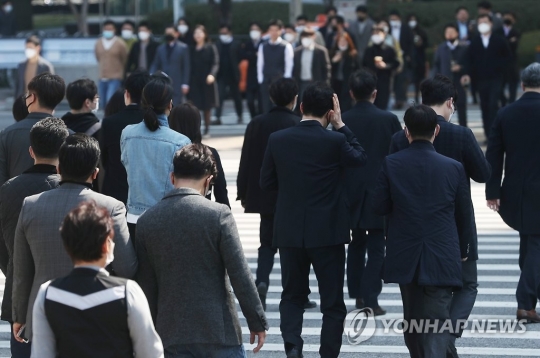 경총, "韓 대기업 임금 인상률, EU·일본보다 높아···조정 필요" 기사의 사진