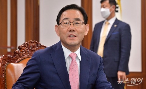 주호영 “광화문 집회 잘못됐지만···메시지는 엄중해”