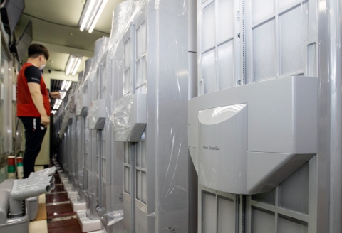 이른 무더위에 LG 휘센 에어컨 생산라인 ‘풀가동’