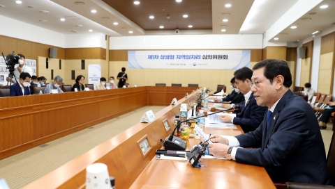 광주형일자리 자동차공장, 전국 제1호 상생형 지역일자리 선정됐다