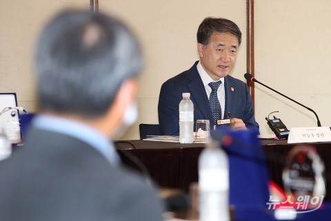 박능후 “월북 탈북민, 정확한 신원 파악 못해”