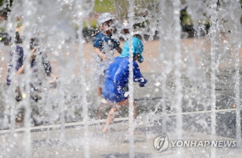 장마 끝 폭염시작···낮 최고기온 38도 ‘찜통더위’