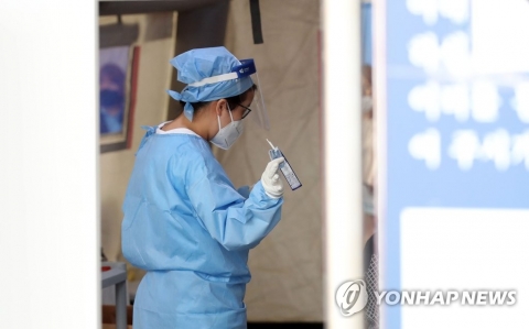 교회 집단발병 비상···코로나19 신규확진자 또 60명대로