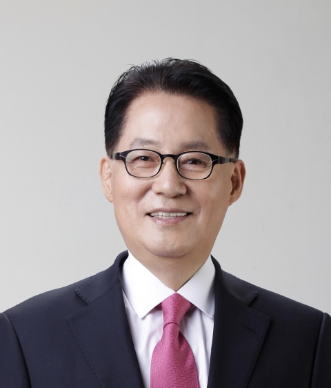 ‘국정원장 내정’ 박지원 “文대통령 위해 충성 다할것··· SNS도 중단”