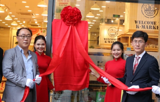 지난 6일 베트남 하노이 K마켓 리베라파크 점에 전남농수산식품 상설판매장 11호점이 개장했다.