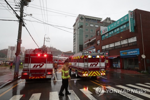 전남 고흥 병원서 화재 발생···사망 2명, 부상 56명
