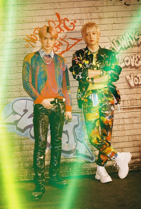 엑소 세훈&amp;찬열, 첫 정규 앨범 ‘10억뷰’ 오늘(13일) 공개