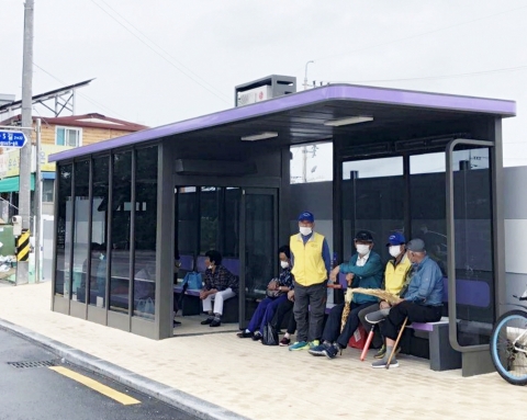 정읍시,  ‘무더위 쉼터·미세먼지 차단’···‘스마트 승강장’ 설치 호응
