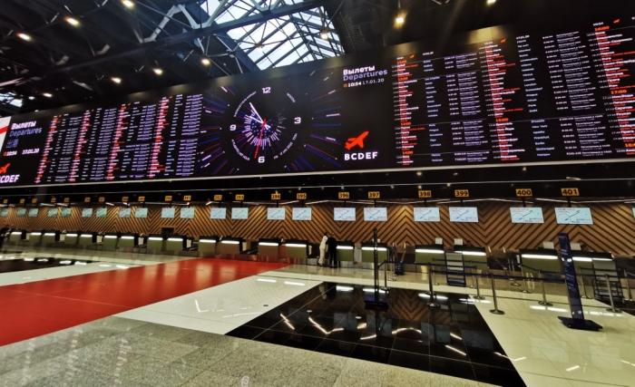 LG전자가 세레메티예보 국제공항 C터미널에 LED 사이니지를 활용해 가로 68.5미터, 세로 6.5미터 규모의 항공운항정보표출시스템을 구축했다. 사진=LG전자 제공