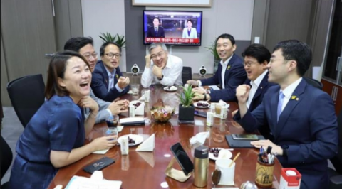 황운하, ‘물난리 파안대소’ 사과···“사려 깊지 못했다”