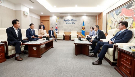 장현국 의장, 6일 박주민 국회의원 접견