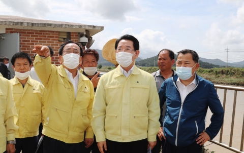 김영록 지사, 영광 불갑천 호우피해 현장 점검