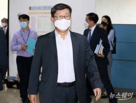 전해철 “조성길, 지난해 7월 자진 입국”