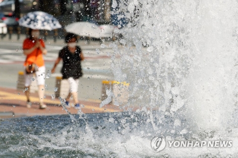 전국에 폭염·열대야 이어져···곳곳 소나기