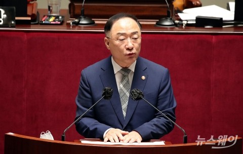홍남기 “그린바이오 핵심 기술개발 로드맵 연내 마련”