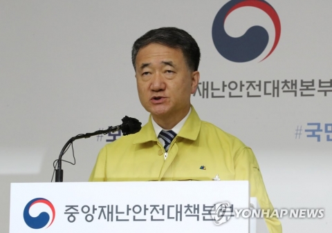 사실상 ‘사회적 거리두기’ 2.5단계···음식점·카페 비대면 강화