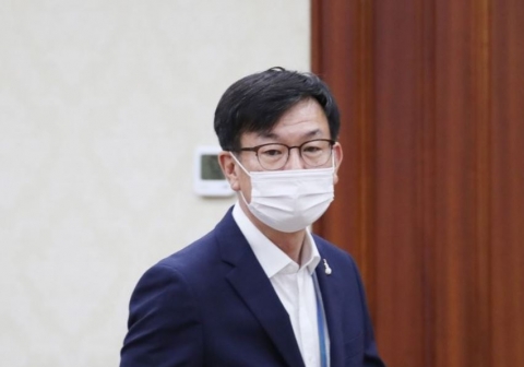 김상조 靑정책실장, ‘임대차 3법’ 시행 전 전셋값 14% 인상