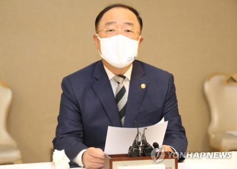 홍남기 “매매, 최근 안정화 흐름···전월세 진정에도 영향 줄 것”