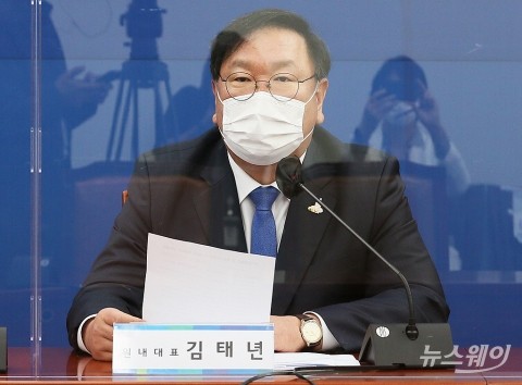 김태년 “김종인, ‘공정경제 3법’ 당내 설득해야”