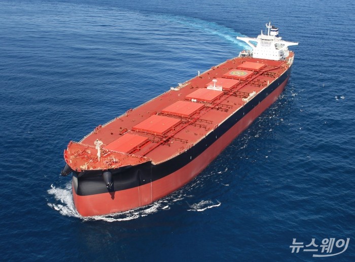 친환경 무용제 도료 적용 예정 선박과 동일 선종인 폴라리스쉬핑의 광석선. 사진=KCC 제공