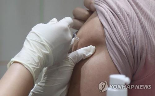 ‘상온 노출’ 의심 독감백신 접종자, 전국 총 1362명(종합) 기사의 사진