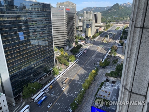 정부, 한글날 불법집회 강제해산···코로나19 전파시 손해배상 청구