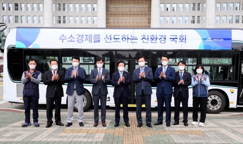 현대차 수소버스, 국회서 달린다···1회 충전 434㎞ 주행