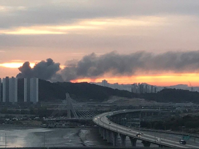 인천 남동공단 화재···소방당국 진화중. 사진=연합뉴스