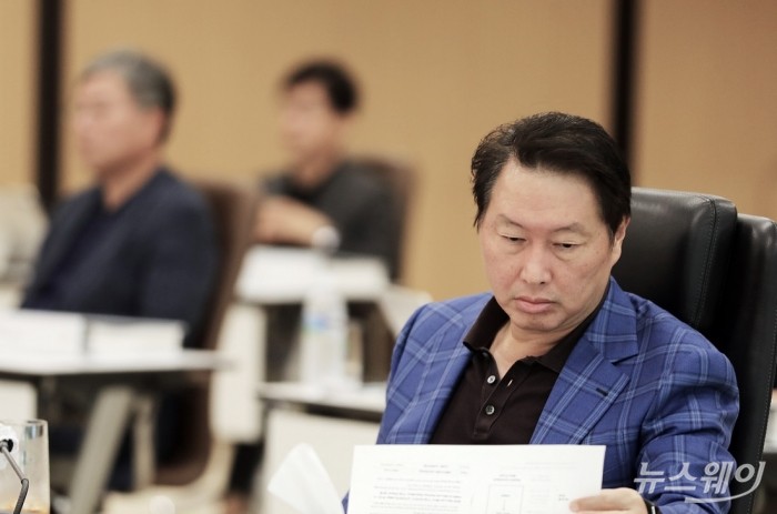 ESG 글로벌 기업 연합체 한국서 세미나···최태원 회장 참석 기사의 사진