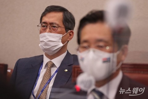 성윤모 “월성 감사 재심청구 검토 단계···檢수사 당혹”