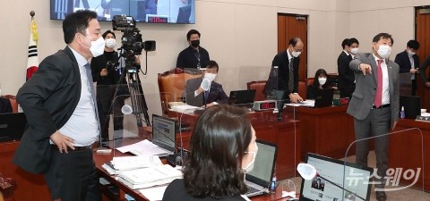 월성 원전 수사···與 “정권 흔들기” vs 野 “왜 재갈 물리냐”