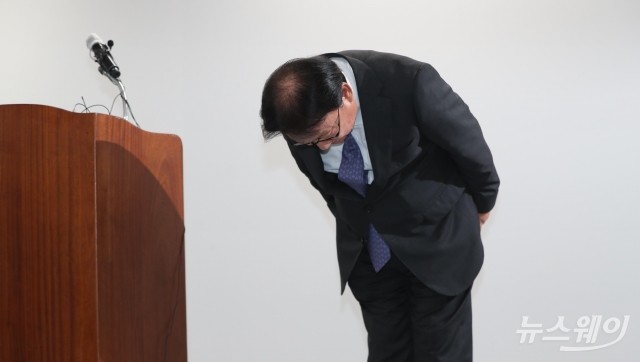 박근희 CJ대한통운 대표, 대국민 사과···“택배 분류인력 4천명 투입”