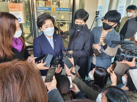 양향자 의원···“제게 삶의 주인으로 살라고 하셨다”