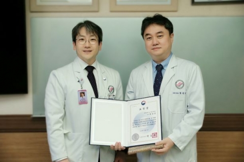  한림대성심병원 황용일 교수, 보건복지부장관상 수상 外