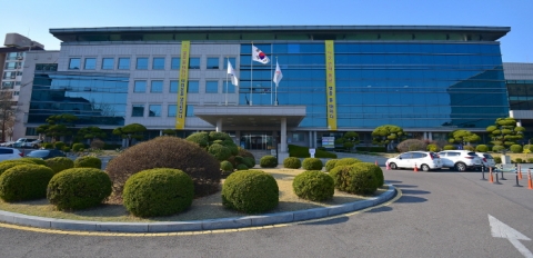 경기도교육청 직장 봉사 동호회 ‘꿀나눔 봉사단’, 이웃사랑 후원 물품 기부