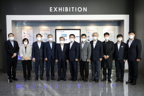 인천경제청 이원재 청장, 만도헬라社서 미래형자동차 부품분야 지원방안 논의