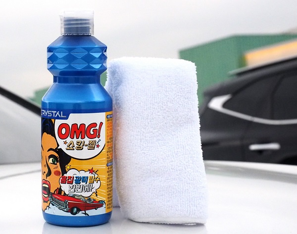 크리스탈 OMG 시리즈는 세차 초보도 쉽게 사용 가능한 간편함이 콘셉트인 차량 외장관리 용품으로, ‘크리스탈 OMG 쇼킹젤’과 ‘크리스탈 OMG 쇼킹블록’ 2종으로 출시됐다. 사진=불스원 제공