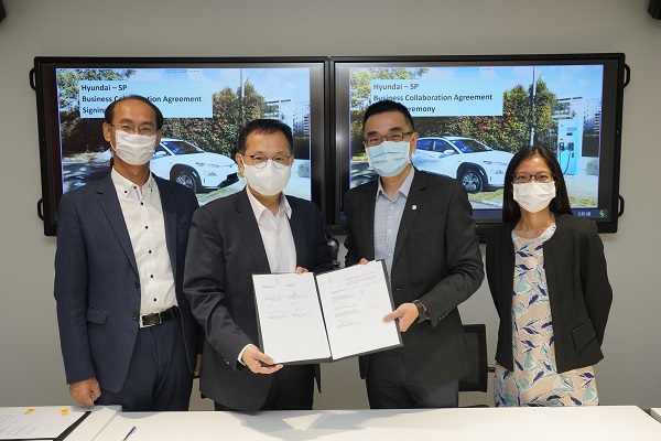 사진은 SP그룹 본사에서 사업협약을 체결하는 모습(사진 왼쪽에서 두번째 현대차그룹 정홍범 전무, 왼쪽에서 세번째 SP그룹 추아키헹(Chuah Kee Heng) 대표). 사진=현대자동차 제공