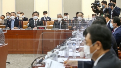 국방위, 병역법 개정안 통과···한류스타 30세까지 미룰 수 있어