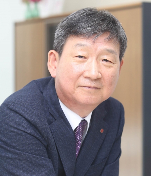 황현식 LG유플러스 사장, 입사에서 CEO까지 오른 ‘통신 전문가’