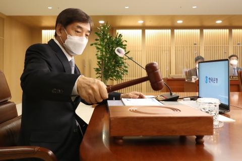 코로나 4차 대유행 ‘비상’···기준금리 인상에 변수되나