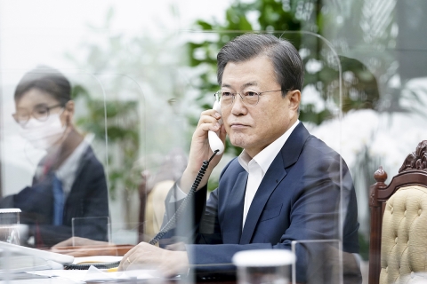 문 대통령, 바이든에 취임 축하 전문 발송···“가까운 시일 내 직접 만나길”