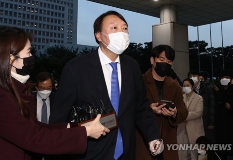 法, 윤석열 정직 2개월 정지 결정···8일만에 총장직 복귀