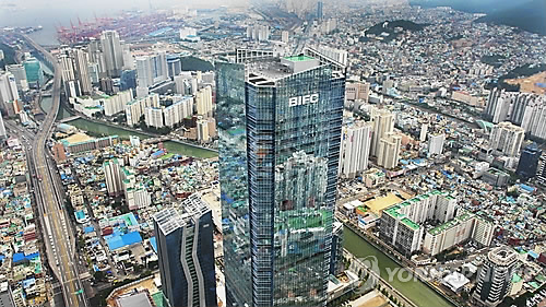 한국자산관리공사(캠코) 등이 입주해 있는 부산국제금융센터(BIFC) 본사. 사진=한국자산관리공사