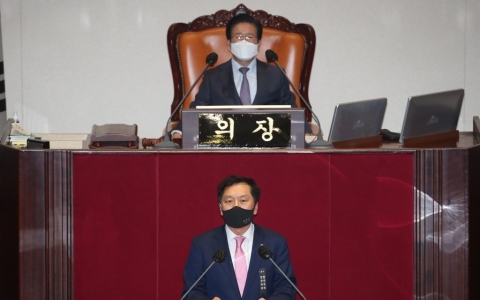 민주당, 필리버스터 강제 종료 않기로···12월 간 이어갈까